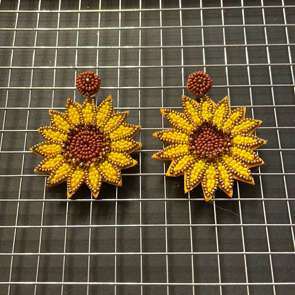 Beaded sunflower earrings